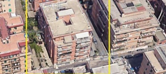 4 rooms Apartment in Rome, Italy No. 227555 2