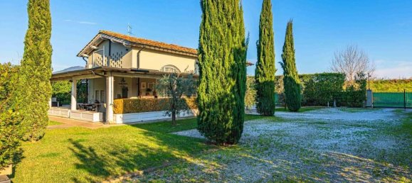 Villa de 6 habitaciónes en Campi Bisenzio, Italy No. 41311 2