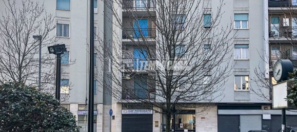 Квартира с 2 комнатами в Чинизелло Бальсамо, Италия № 286571 10