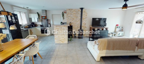 3 bedrooms House in Loire, France No. 355502 2