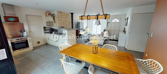 3 bedrooms House in Loire, France No. 355502 4