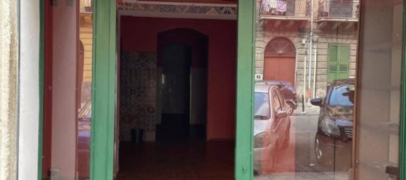 1 room Commercial property in Palermo, Italy No. 62284 2
