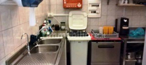 3 rooms Commercial property in Lucca, Italy No. 211544 4