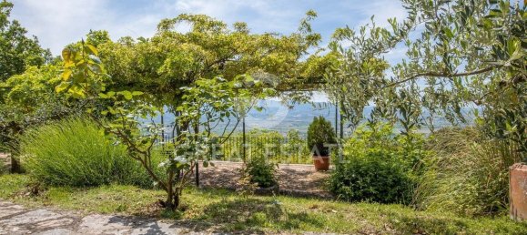 4 bedrooms House in Campello sul Clitunno, Italy No. 291782 10