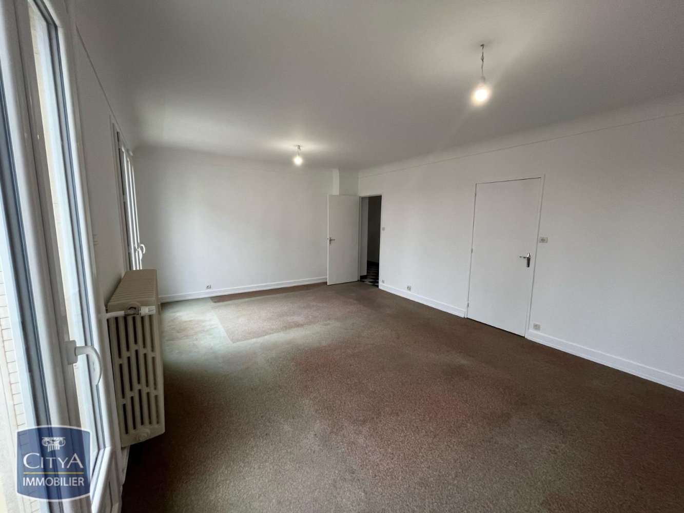 2 bedrooms Apartment in Tours, France No. 83887