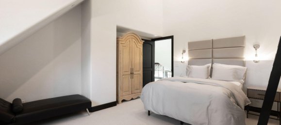 5 bedrooms Commercial property in Avon, USA No. 25 19