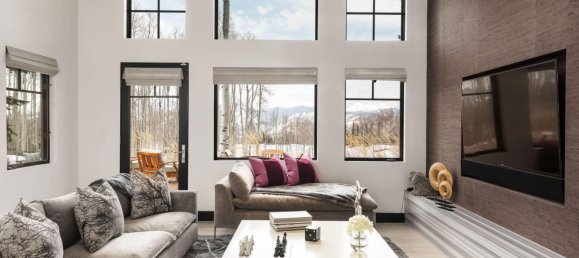 5 bedrooms Commercial property in Avon, USA No. 25 13