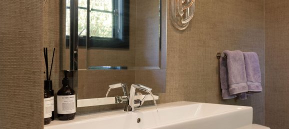 5 bedrooms Commercial property in Avon, USA No. 25 6