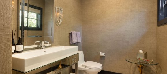 5 bedrooms Commercial property in Avon, USA No. 25 5