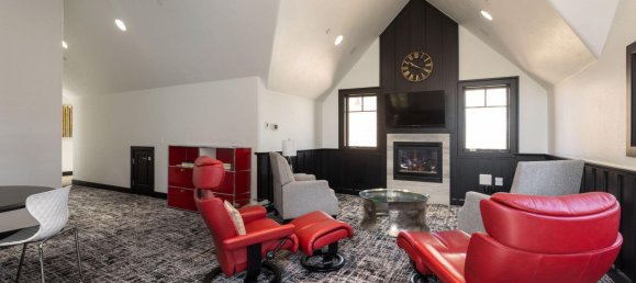 5 bedrooms Commercial property in Avon, USA No. 25 23