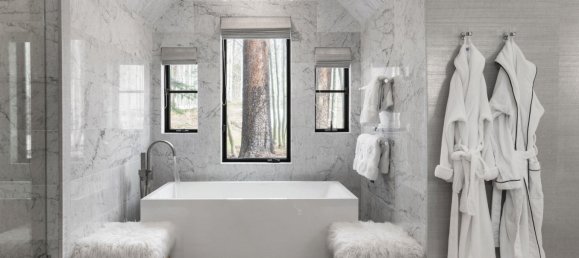 5 bedrooms Commercial property in Avon, USA No. 25 17