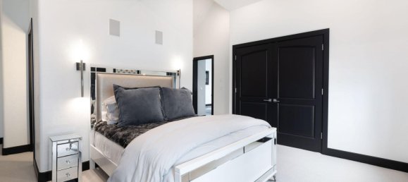 5 bedrooms Commercial property in Avon, USA No. 25 21