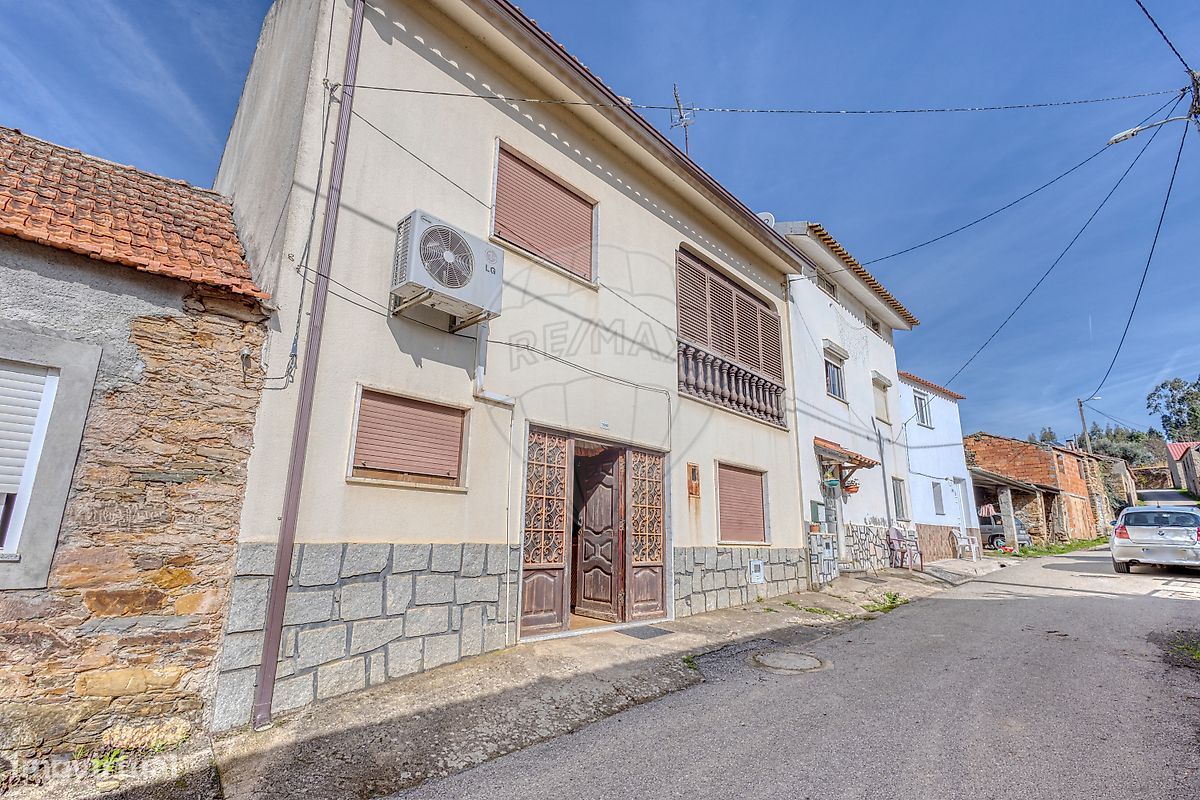 2 bedrooms House in Tabua, Portugal No. 159110