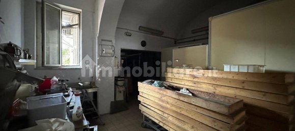 1-salle Propriété commerciale à Naples, Italy No. 17509 9