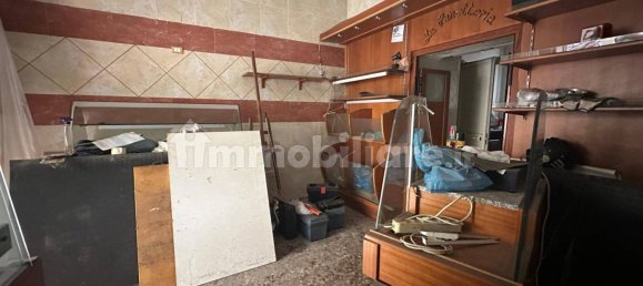 1-salle Propriété commerciale à Naples, Italy No. 17509 4