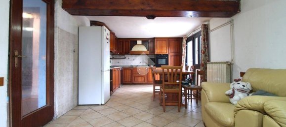 4 bedrooms House in Mirandola, Italy No. 157580 18