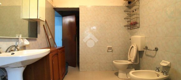 4 bedrooms House in Mirandola, Italy No. 157580 16