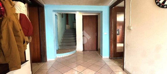 4 bedrooms House in Mirandola, Italy No. 157580 12