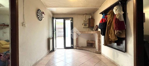 4 bedrooms House in Mirandola, Italy No. 157580 11