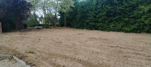 606m² Land in Saint-Cyr-sur-Loire, France No. 223544 2