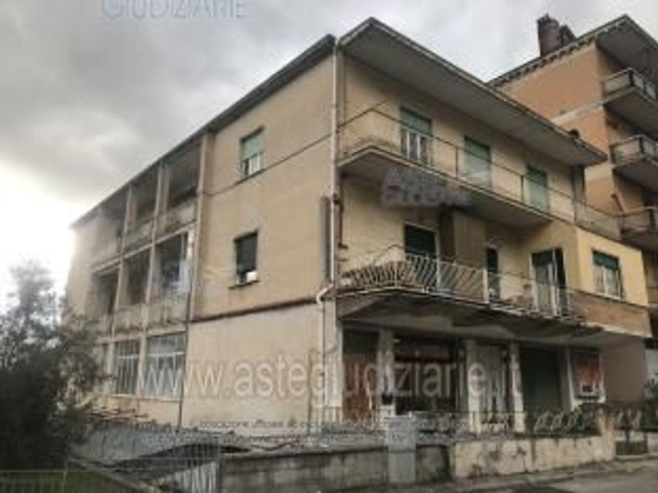 7 rooms Apartment in Sala Consilina, Italy No. 225266