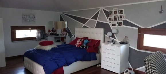 5 bedrooms House in Carrara, Italy No. 347888 9