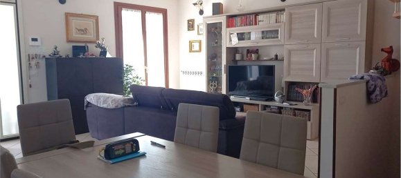 5 bedrooms House in Carrara, Italy No. 347888 3