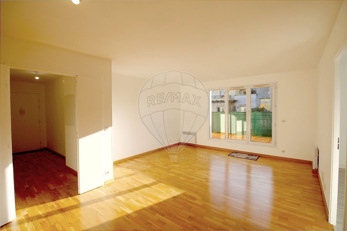 4 bedrooms Duplex in Villeneuve-la-Garenne, France No. 141010