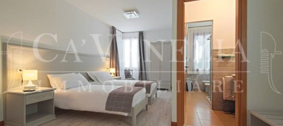 3 bedrooms Building in Venice, Italy No. 20312 4