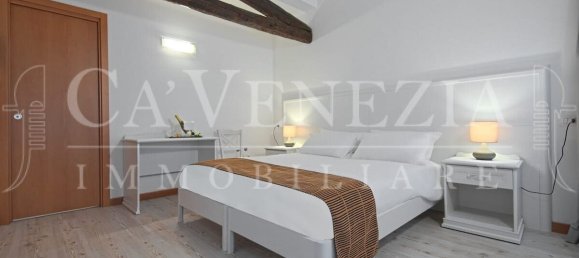3 bedrooms Building in Venice, Italy No. 20312 10