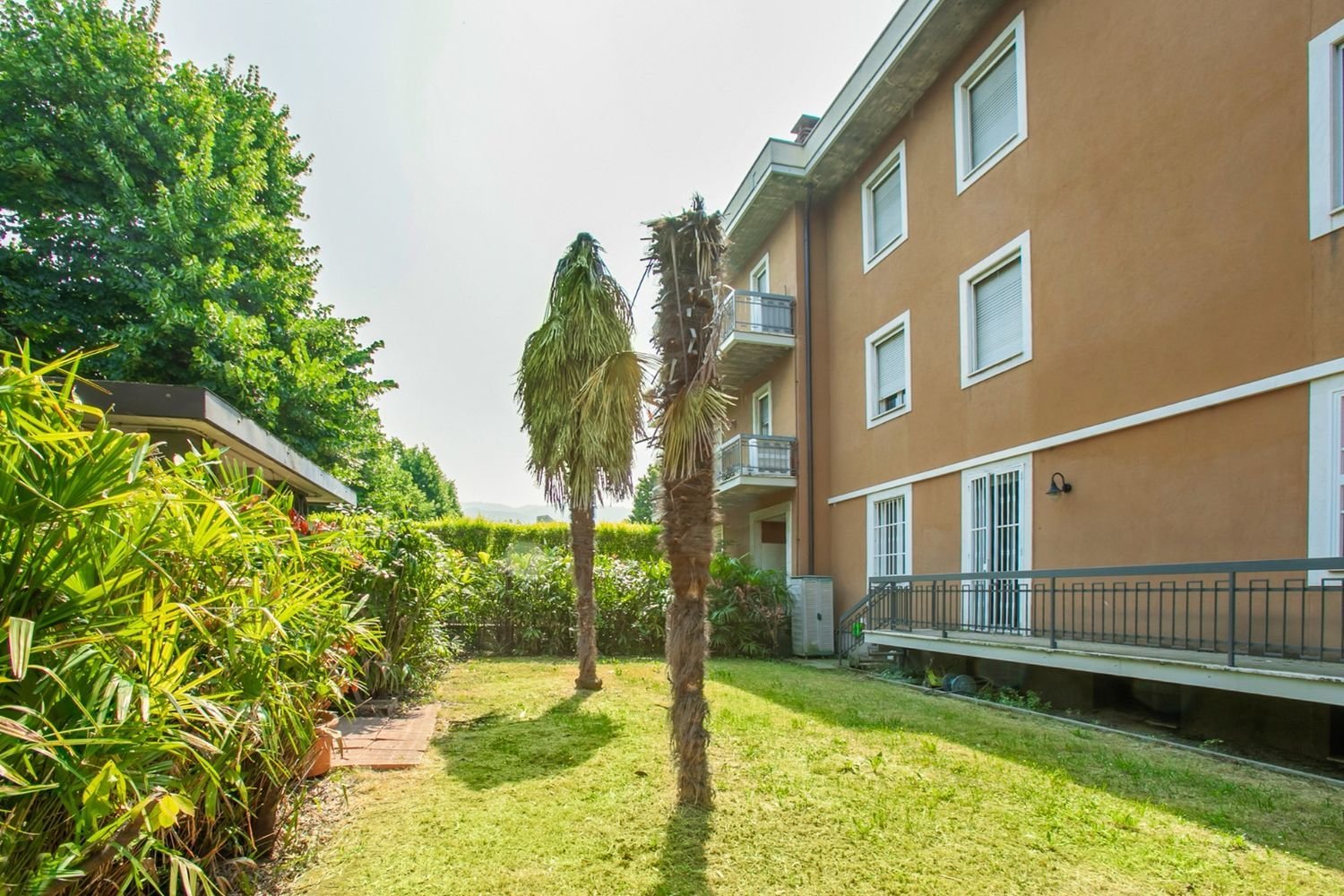 3 bedrooms Apartment in Brescia, Italy No. 391227