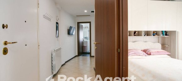 Apartamento de 1 dormitorio en Rome, Italy No. 304860 3