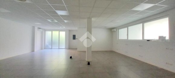 1-salle Bureau à Brescia, Italy No. 213392 12