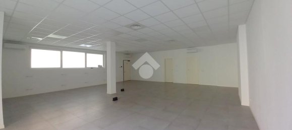 1-salle Bureau à Brescia, Italy No. 213392 16