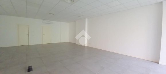 1-salle Bureau à Brescia, Italy No. 213392 5