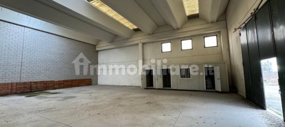 420m² Warehouse in Vercelli, Italy No. 308771 2