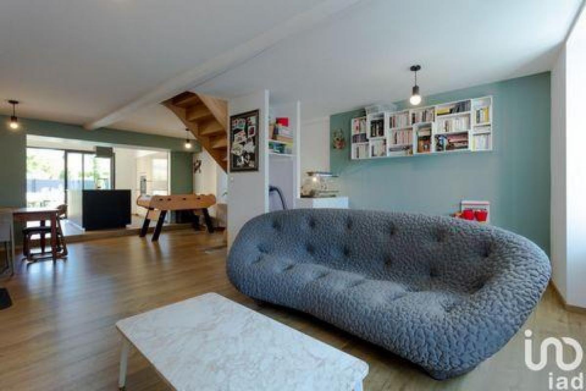 2 bedrooms House in Vinay, France No. 28422