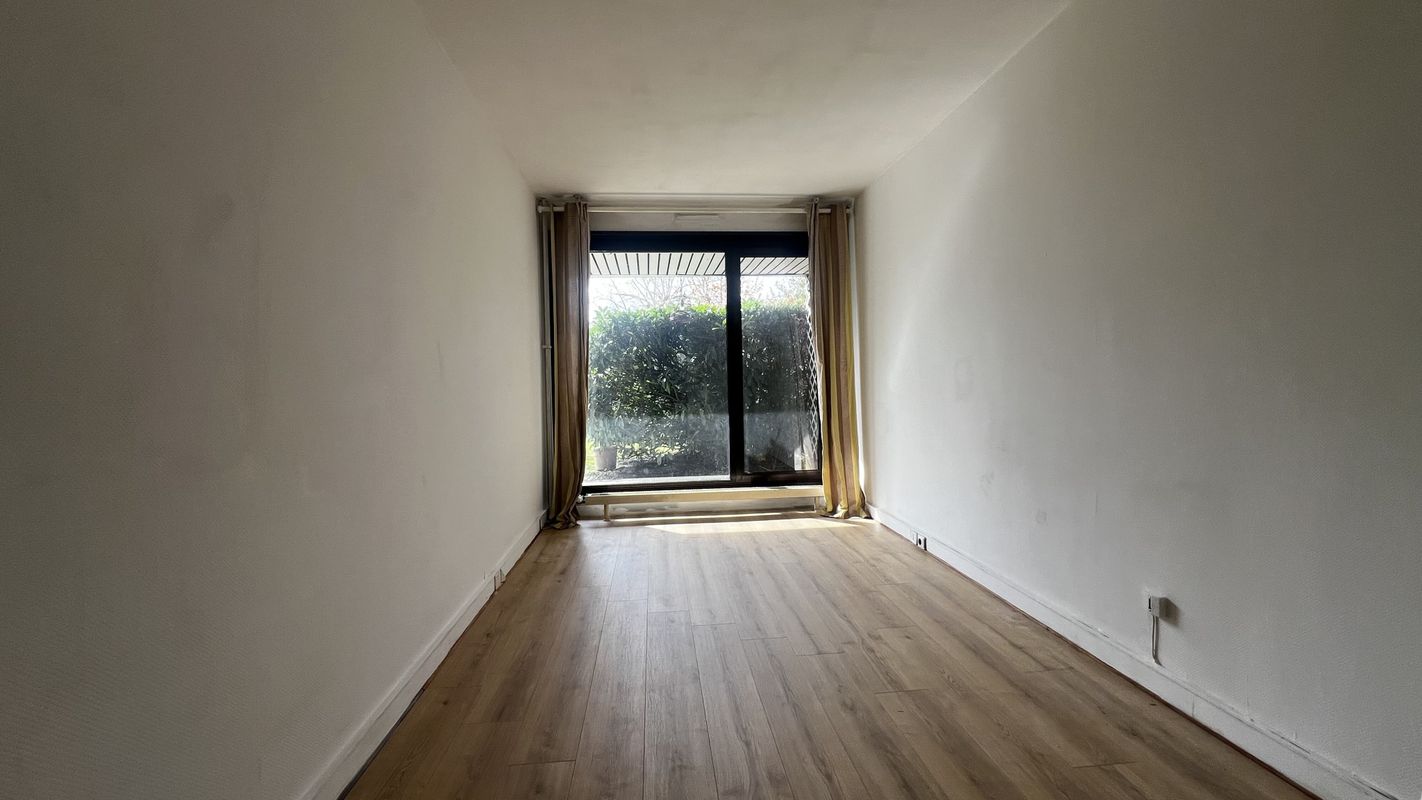 2 bedrooms Apartment in Yvelines, France No. 151771