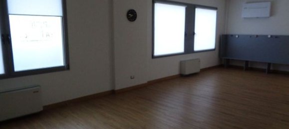 60m² Office in Conegliano, Italy No. 381184 6