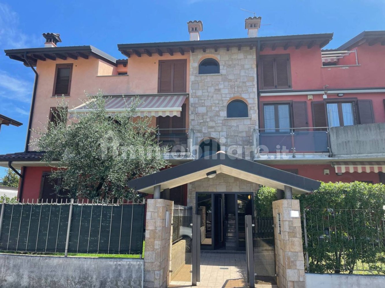 Квартира с 2 спальнями в Дальмине, Италия № 388032