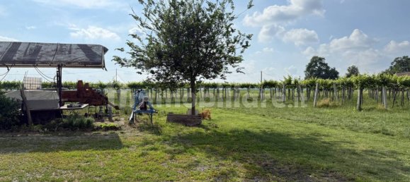 88599m² Land in Reggio Emilia, Italy No. 274702 2