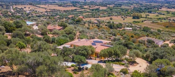 Villa de 4 dormitorios en Olbia, Italy No. 106121 3