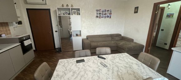 3 rooms Apartment in Carpiano, Italy No. 318539 2