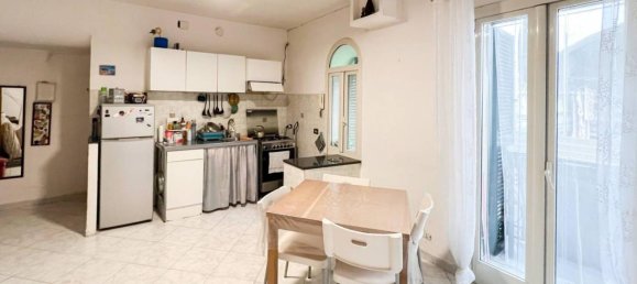 3-Zimmer Wohnung in Naples, Italy, Nr. 33050 3