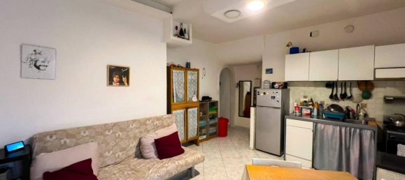 3-Zimmer Wohnung in Naples, Italy, Nr. 33050 5