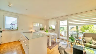 Apartamento de 2 dormitorios en Salzburg, Austria No. 240028