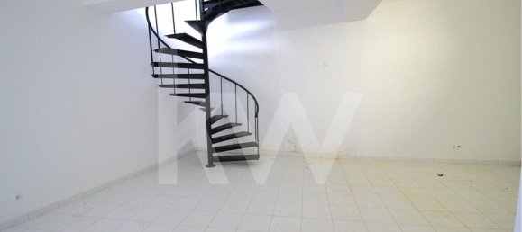 Propiedad comercial en Funchal, Portugal 77 m² No. 84242 9