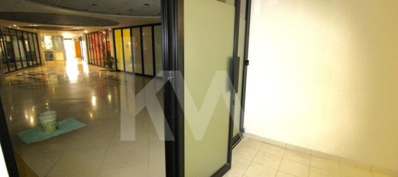 Propiedad comercial en Funchal, Portugal 77 m² No. 84242 12