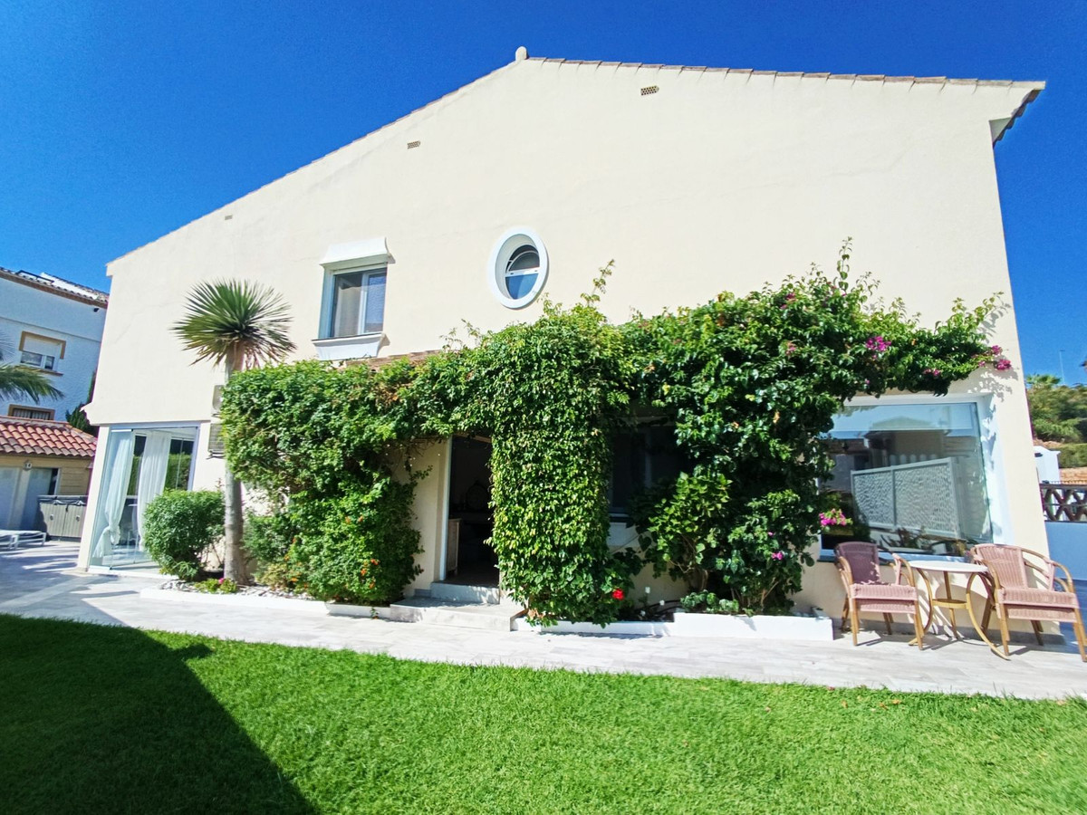 4 bedrooms House in Benalmadena, Spain No. 142115