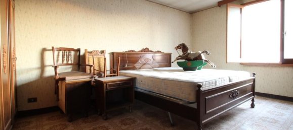 8 rooms Villa in Luzzara, Italy No. 22798 5